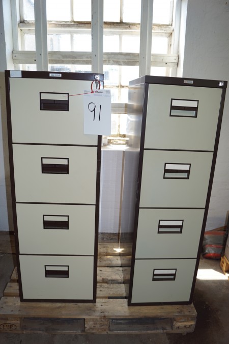 2 pcs. file cabinet 46 x 138 cm. 40 x 138 cm, D. 62 cm.