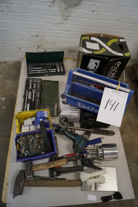 Viele Werkzeuge, Draht, etc.