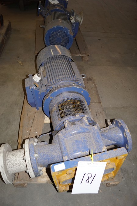 Large pump with electric motor, 130 mm. flance.