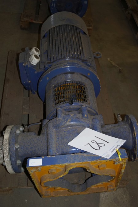 Large pump with electric motor, 130 mm. flance.