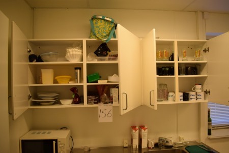 Alt i køkken + kontor og rengøringsrum. Minus faste inventar og faste installationer. Reol på væg i kontor nedtages af køber. ALT skal tømmes