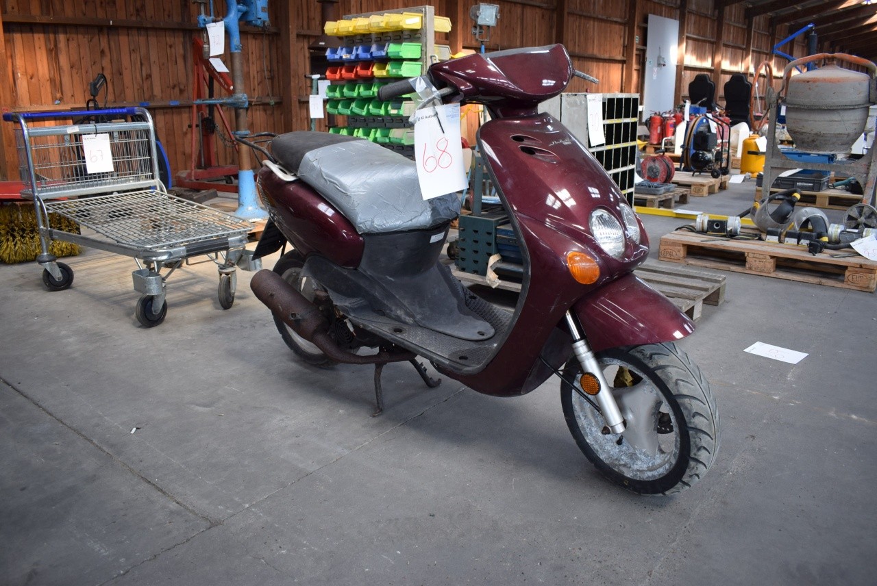 dosis Zoom ind privatliv Moped 45 marked. Yamaha Neos, without papers. Starts and runs - KJ Auktion  - Machine auctions