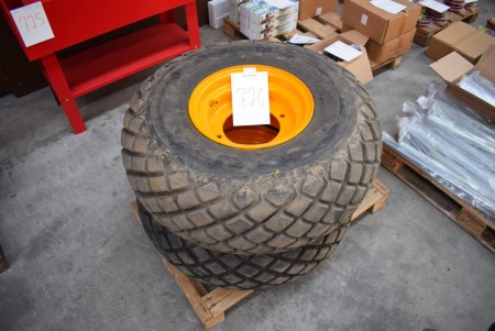 Bridgestone dæk 13.6-16 2 stk
