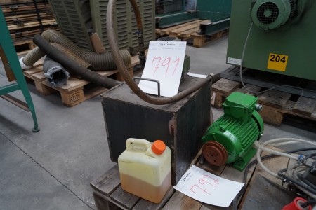 Cooling pump for cooling water