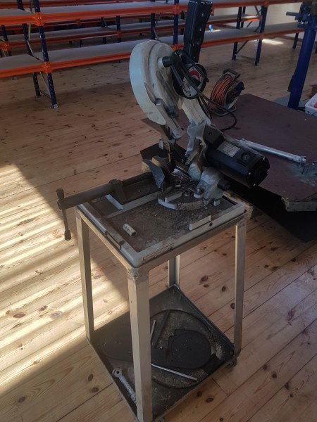 Small metal band saw on the stand (works)