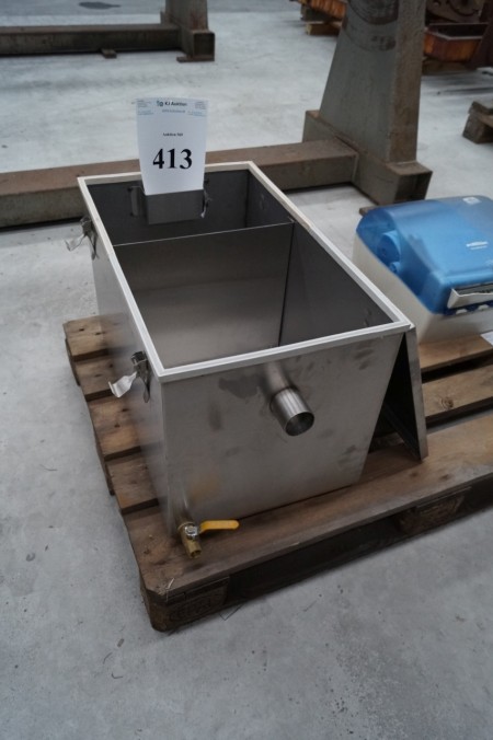 Stainless vat with connecting pieces 3 L 64 D 39 x 40 cm H