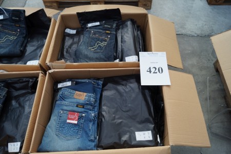 2 ms. Jeans with stretch. Different size. And colors