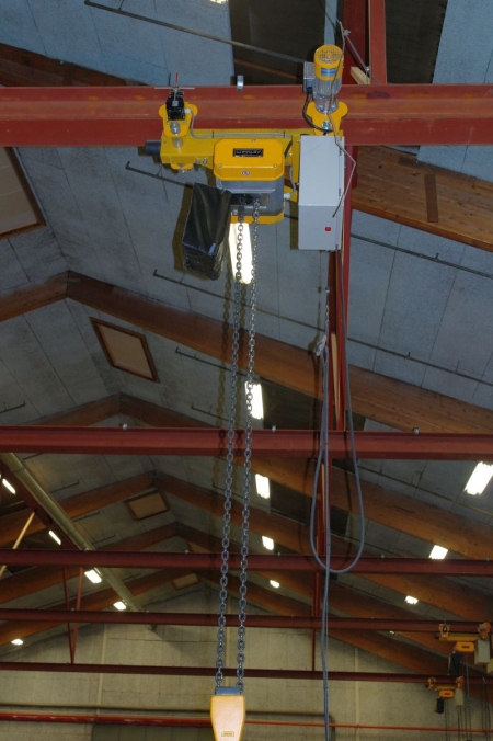 Travelling Gantry Crane with Electric Hoist. Liftket. Lifting capacity: 3.2 ton.