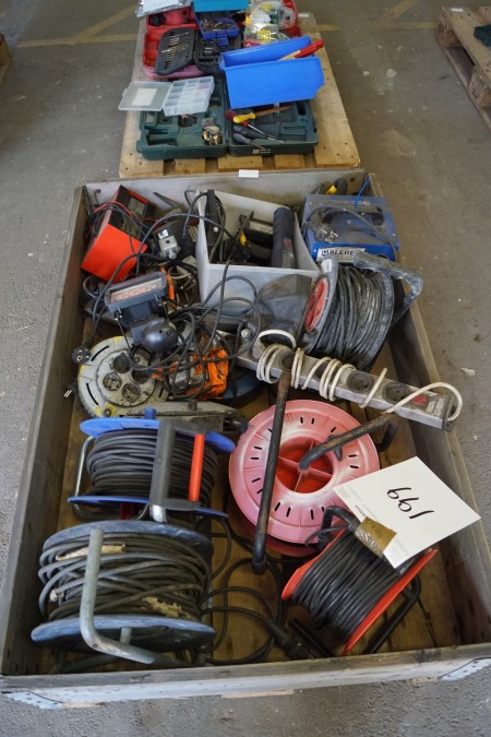 Cable drums, work lamps, charger, heat saver.