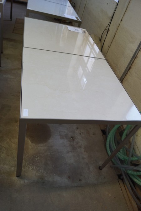 Tisch mit Fliesenplatte Länge 162 cm Breite 181 cm Höhe 74 cm