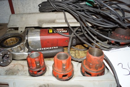 Elektro-Gewindeschneider Ridgid 600 (im Untergeschoss vorhanden)