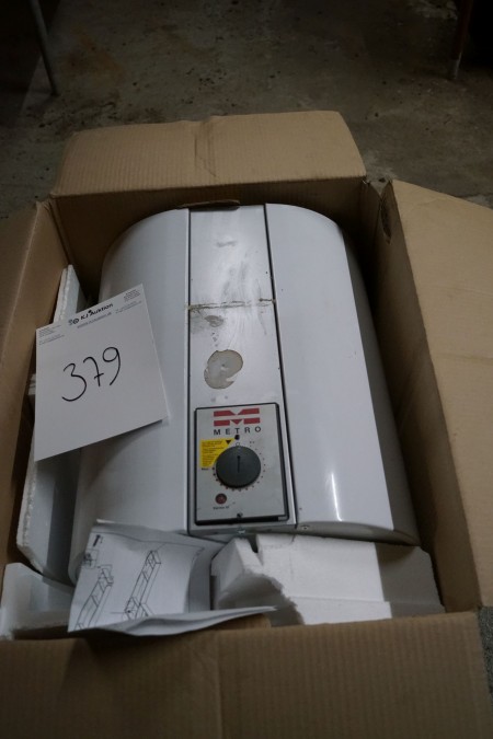 1 Hot water tank Metro 30 liters (Provided in the basement)