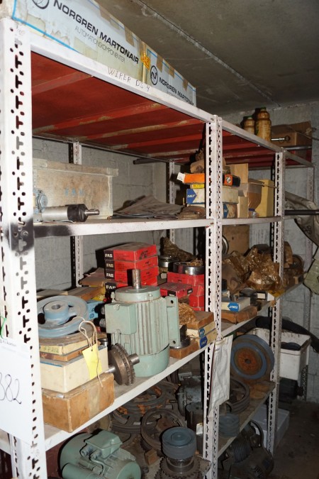 Contents in bookcase, miscellaneous ball bearings, electric motor and more (Suitable for basement)
