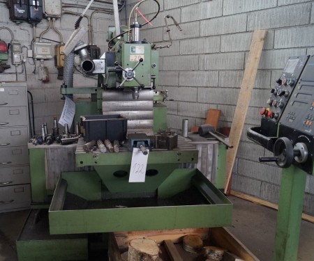 Drill and milling machine with various accessories, pickup preferably 14/9