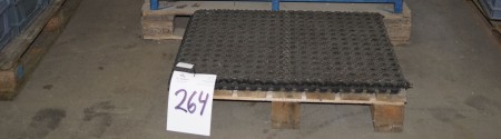 2 pcs. rubber mats L: 80 cm. B: 60 cm.