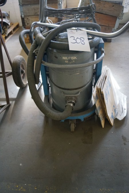 NILFIC GM625 industry vacuum cleaner + bags