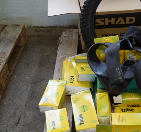 Various snakes, tires with more and luggage box for moped
