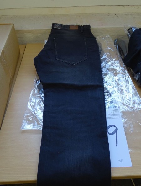 3 pairs of black long pants, 2 pairs in size 33/44 and 1 pair in size 34/30