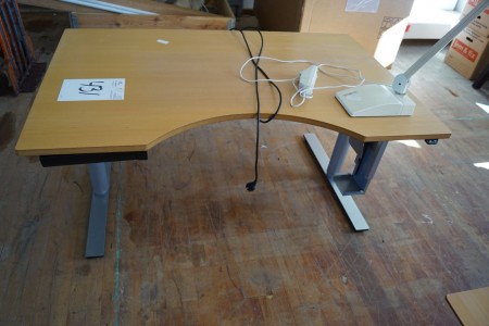 Raising / lowering table 140x90 cm. Works + Luxo lamps