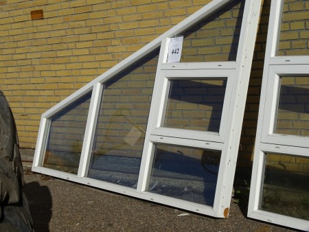 3-edge windows, plastics, L 259 cm, h 177 cm