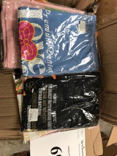 4 boxes various T-Shirt