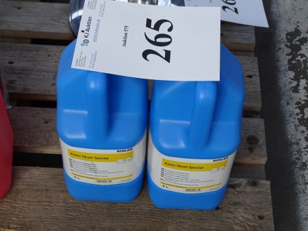 2 x 5 l of chlorine-based cleaning agent