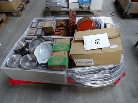 Cash register, various steel plates, sauce dishes, Trays, glass, baskets, etc.