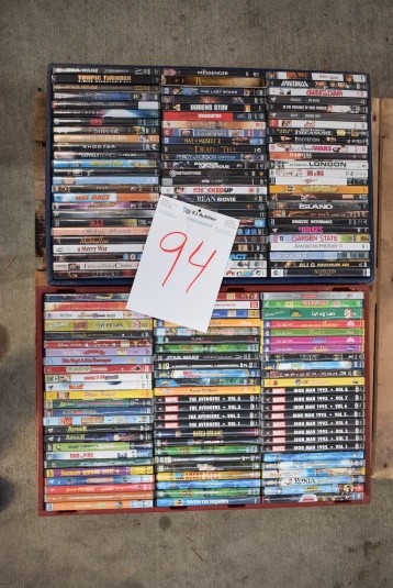Kasse med 75 stk. DVD børnefilm, bla. mange Walt Disney + kasse med 75 stk. DVD film, Blandede titler