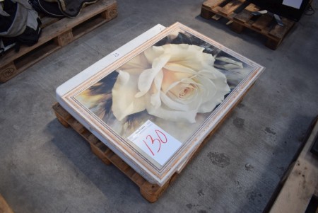 Transportabelt plastikbord i kuffertformat + 2 malerier/billeder
