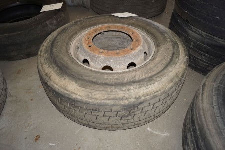 Last car tire with rim Falken Histeel B 867 Low profile 315 / 80R22.5