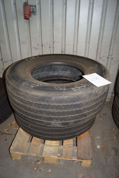 2 piece car tires Michelin X Energy 385/65 R 22.5