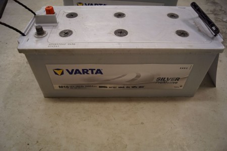 Batteri Varta M18 12 volt 180 AH 1000 A 51x22x19,5 cm