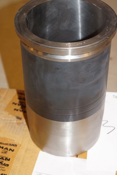 Cylinder 128 mm in diameter approximate measurements.