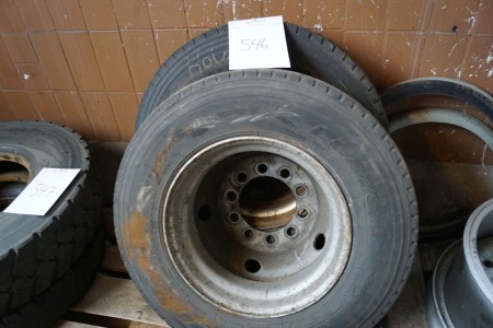 2 Stück Reifen 235/75 R17.5
