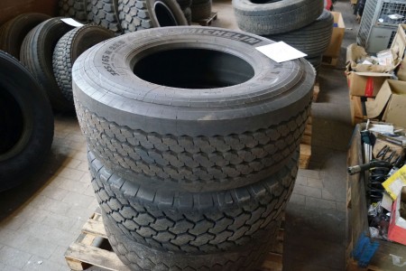 3 pieces. truck tires. Michelin. 385/65 R22.5