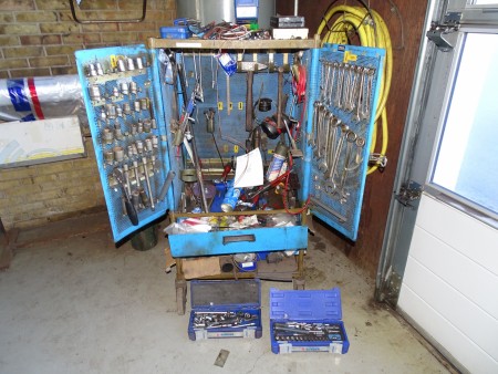 Toolbox with contents 135x40x65 cm