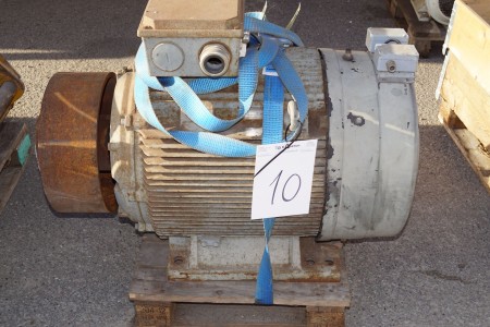Large electric motor with pulleys