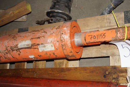 1 hydraulic piston diameter 18 cm, length 108 cm