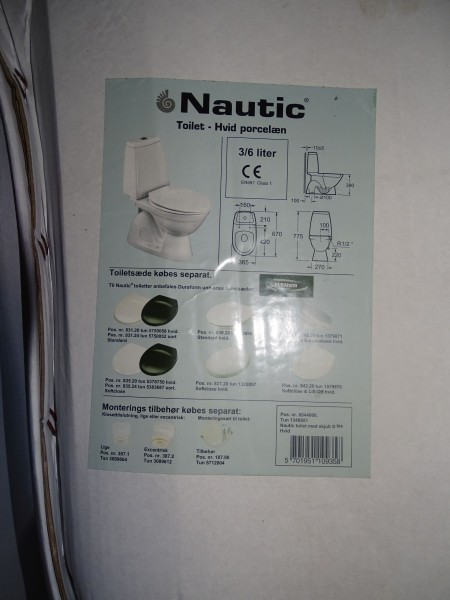 Toilet. Mærke Nautic.. 3/6 liter