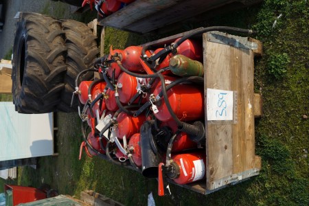 1 pallet with fire extinguishers