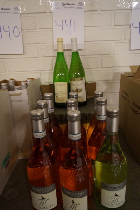 11 Flaschen Rosevin, Bardolino + 1 Flasche Weißwein Carl jung, 1 Flasche Weißwein V-no-ze-ro, 1 Flasche Weißwein Seraidianco