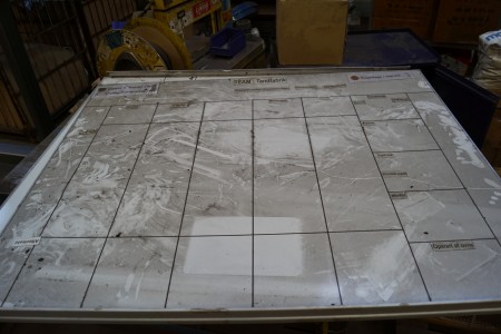 2 Stück Whiteboard L: 150 H: 119 cm.
