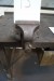 Værkstedsbord med skruestik L: 150 H: 89 D: 82 cm.