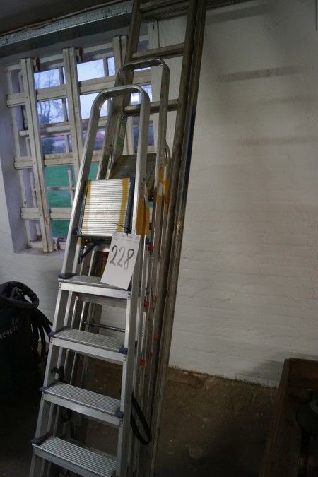 Treppenstufen 2 Stück und 1 Stück Leiter Leiter.