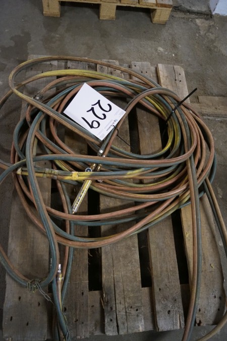 Oily and gas hose with handle.