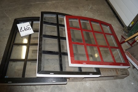 Plastik vinduer, 2 stk. 61x86 cm. 1 stk. 72x70 cm.