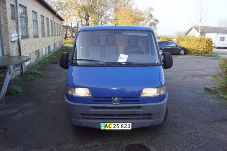 Peugeot Boxer, 2.8 HDI year: 2001, kilo mode: 384000 without plates, starts and runs well