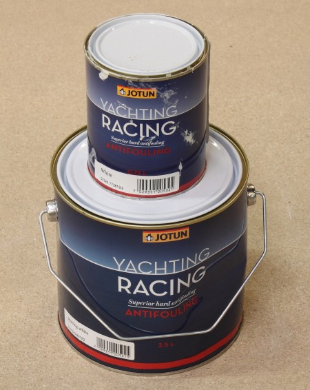Jotun Hard Racing White Bottom Paint. 1 piece. 2,5l unopened and 1 piece. 0.75l opened but almost full. Sold from the shipping company's surplus stocks. Inspection and extradition: Call J. Høgh at 42 74 23 99 NOTICE OF ANOTHER ADDRESS