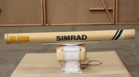Simrad RA51 marineradar. Vol. 2001. 36 NM range. RF720A TFT color display. Stand unknown. Inspection and extradition: Call J. Høgh on 42 74 23 99
