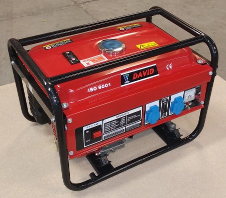 2.4 KW utilizes the David DP3000CX generator. 2 pcs. 220V socket and outlet for 12V DC 8.3A. Integrated tank with built-in tank gauge. 6,5HK engine. Taken out of the original packaging for photography. Inspection and extradition: Call J. Høgh on 42 74 23 